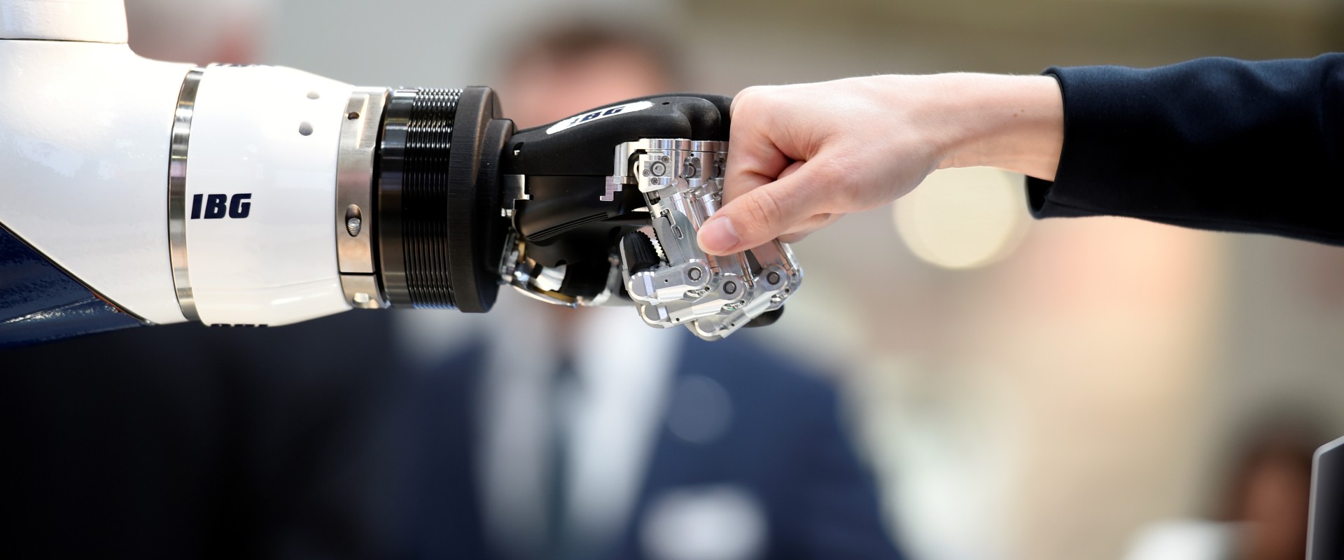 10 Practical Uses of AI in Everyday Life